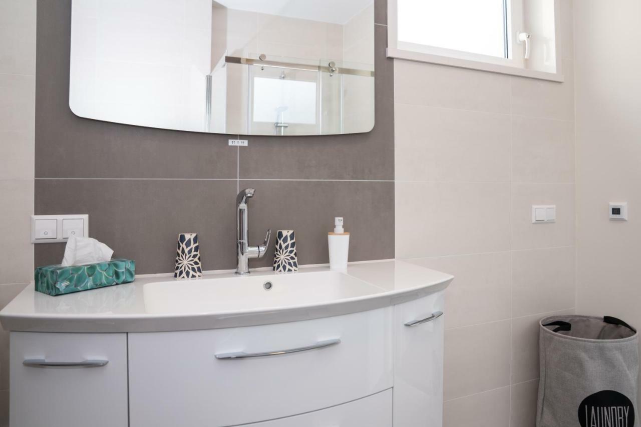 Santvort Luxury Apartment With Private Parking Зандфорт Экстерьер фото